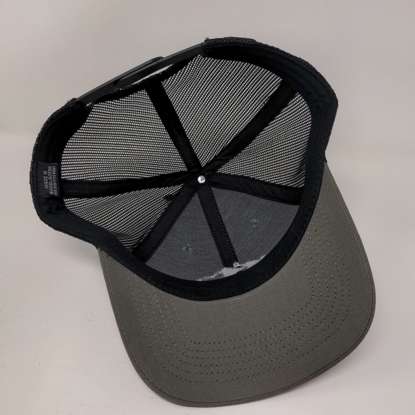 Scheels Meridian Snapback Trucker Hat Gray OSFM Mesh Back W/Tags