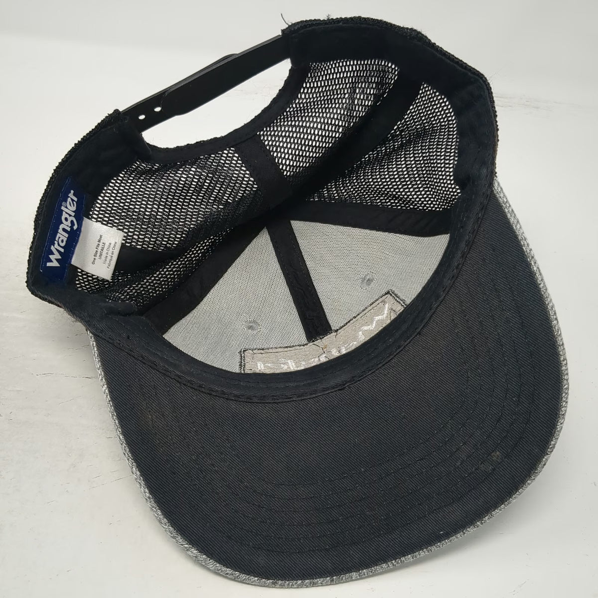 Wrangler Trucker Hat Gray One Size Snapback Mesh Back Logo Patch Heathered