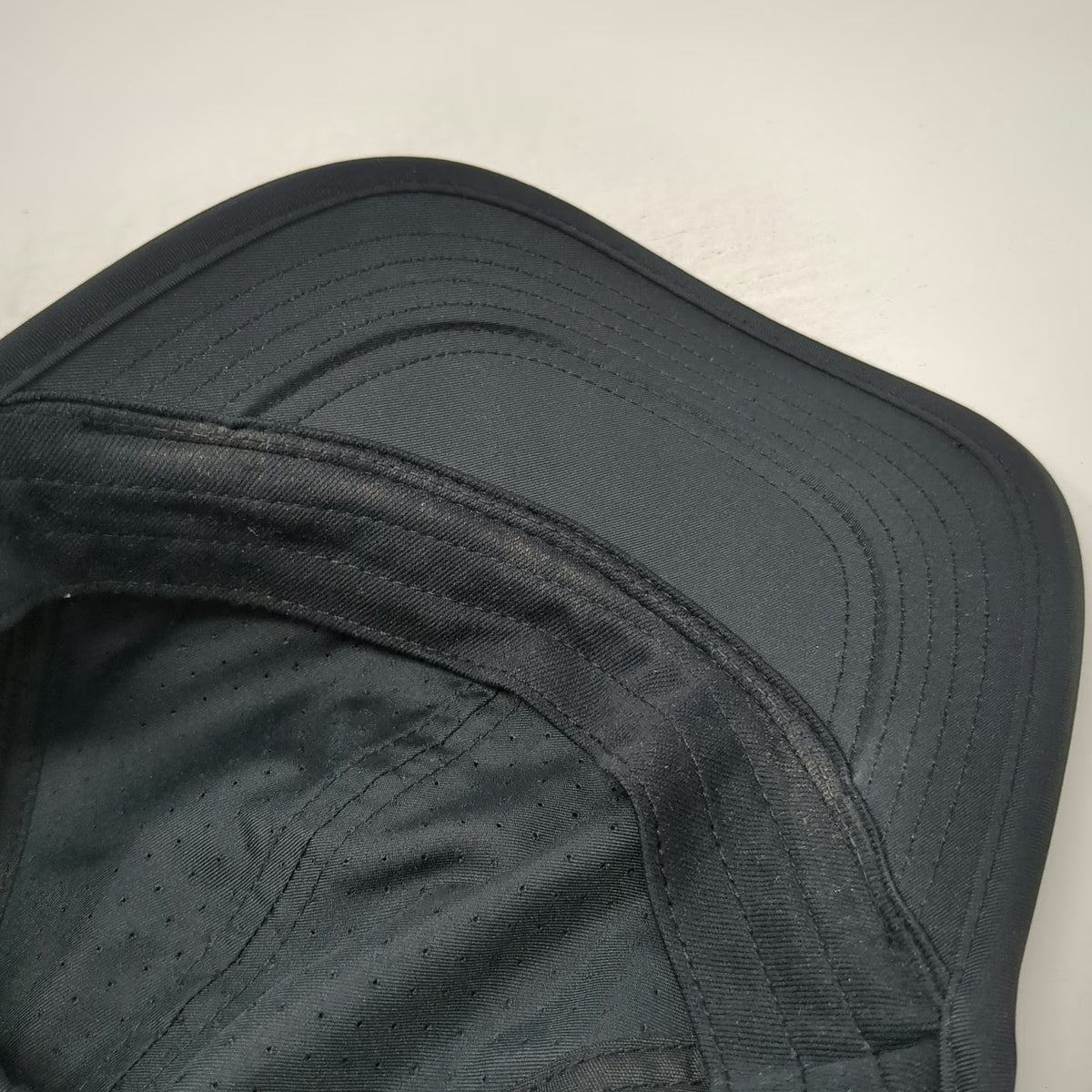 Nike Baseball Cap Black One Size Dri-Fit Featherlight Swoosh Strapback Hat