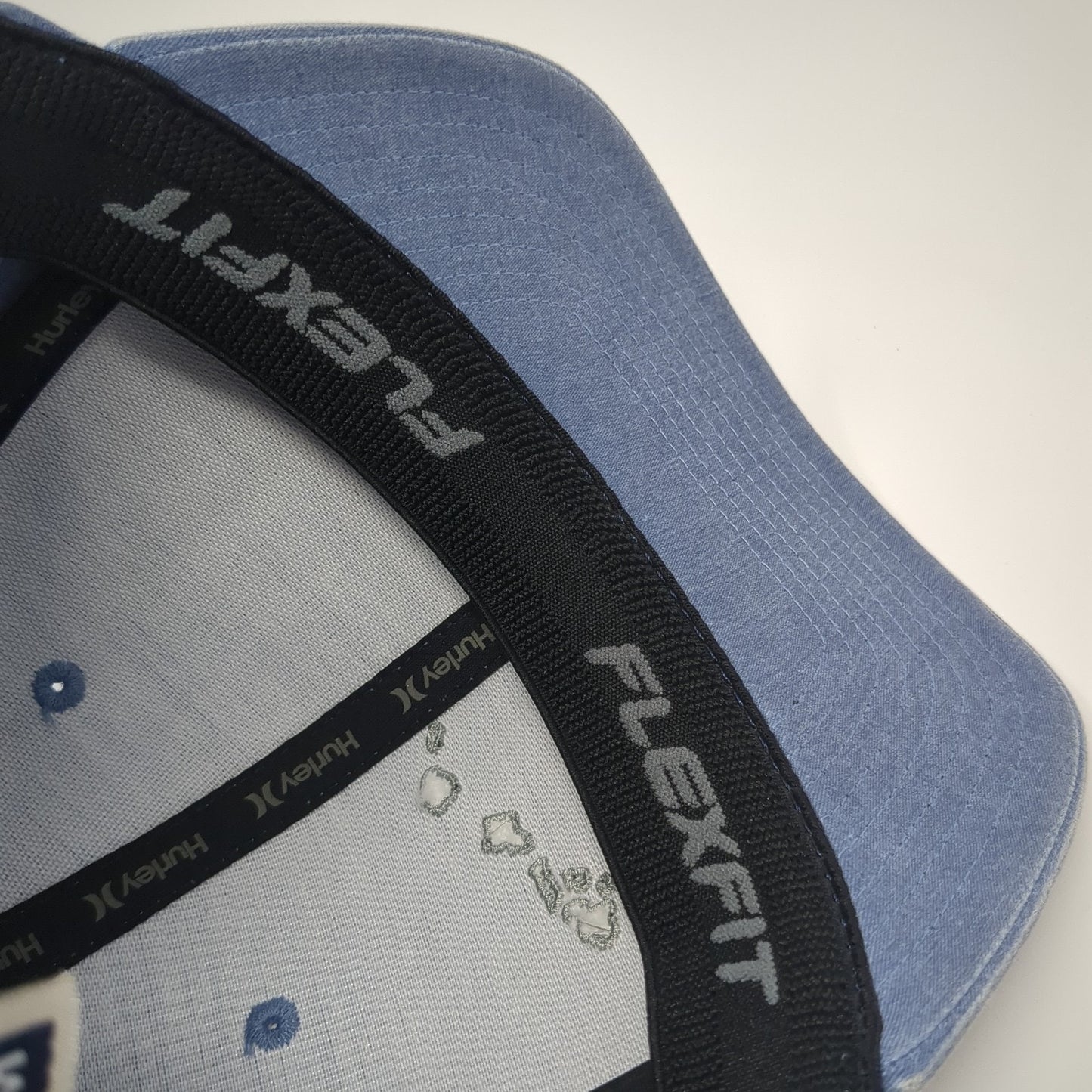 Howell Fitted Baseball Cap Blue Medium Embroidered Lightweight Flexfit Yupoong