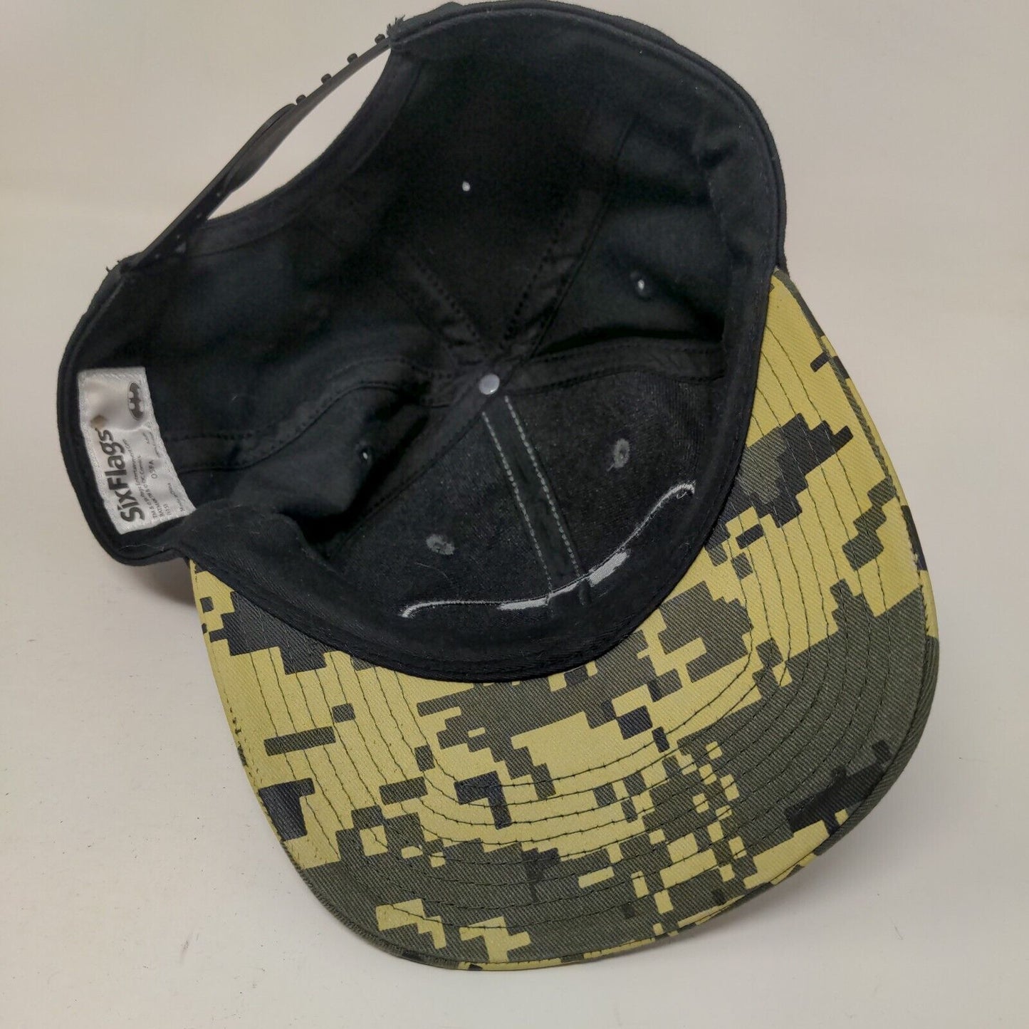 Six Flags Snapback Hat Camouflage OSFA Adjustable Embroidered 6 Panel Cotton