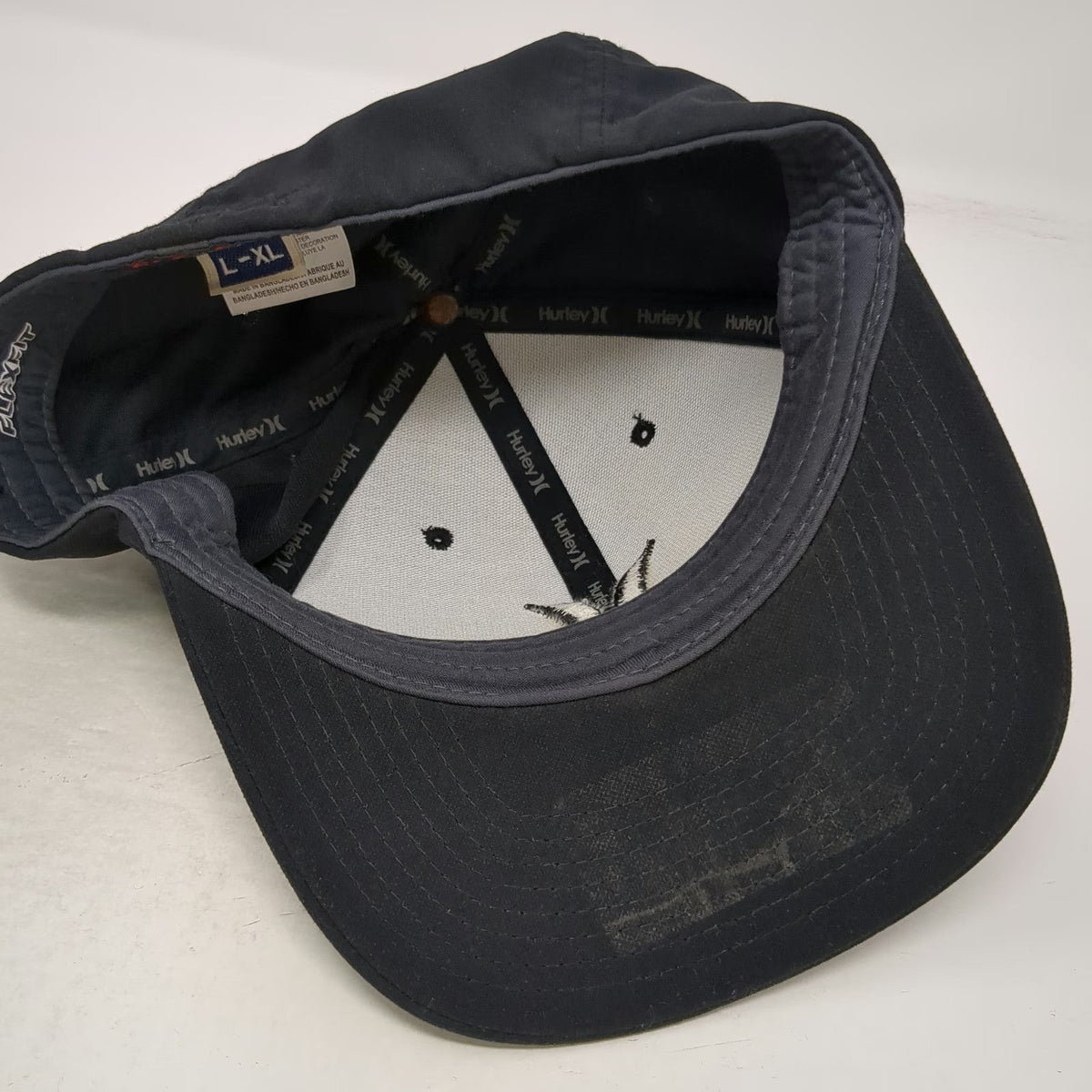 Hurley Baseball Cap Black XL Flexfit Raised Logo Embroidered 6 Panel Hat Curved