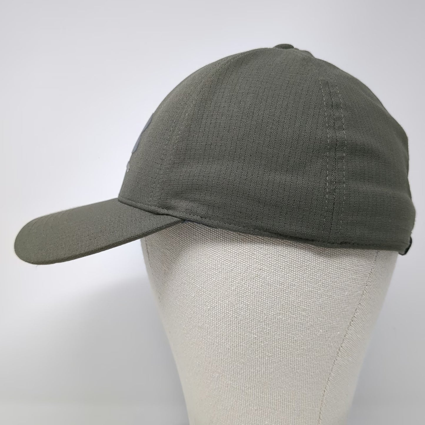 Under Armour Baseball Cap Green One Size Fitted Armourvent Mesh Stretch Fit Hat