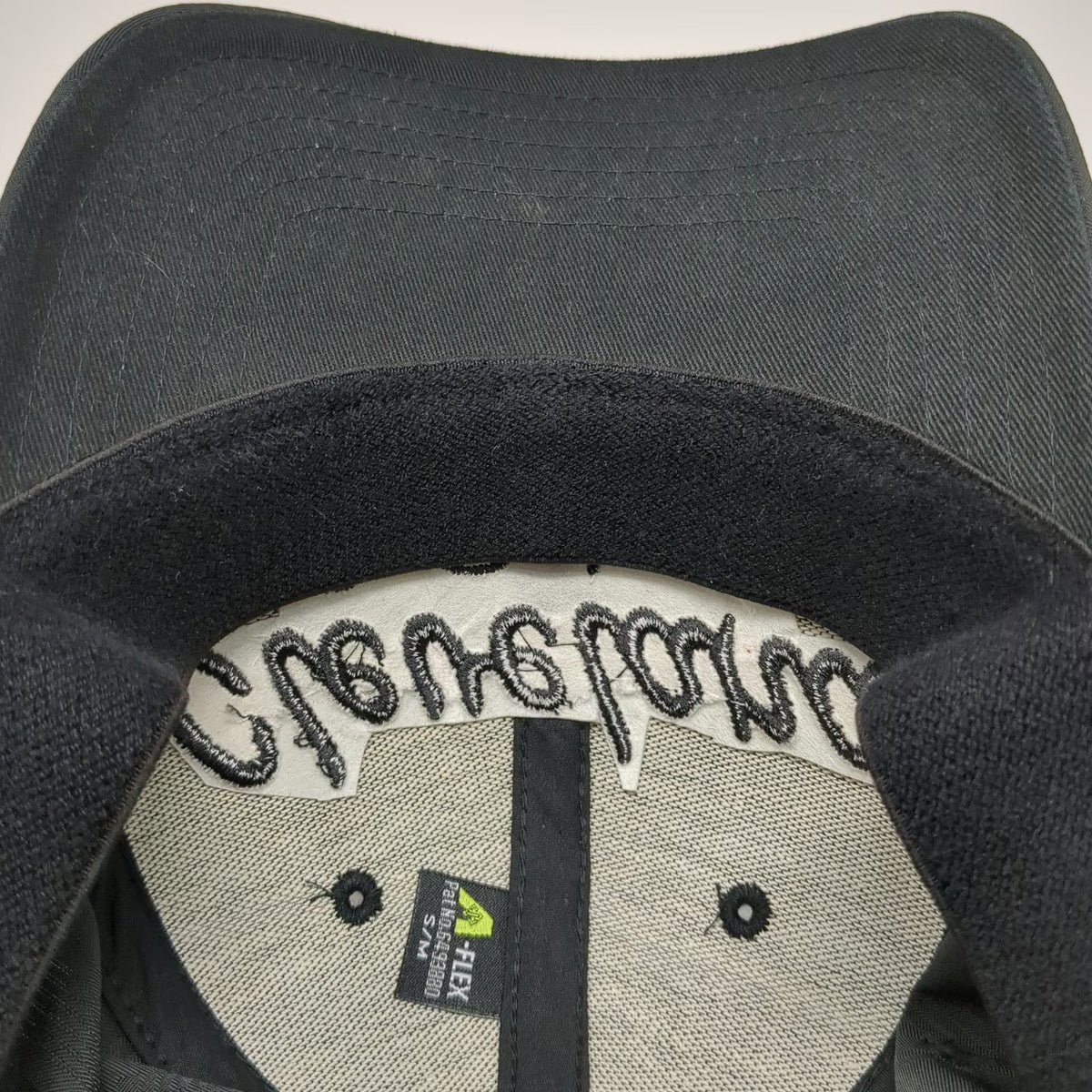 Cleveland Golf Baseball Cap Black M Fitted Textured A-Flex Stretch Fit Hat