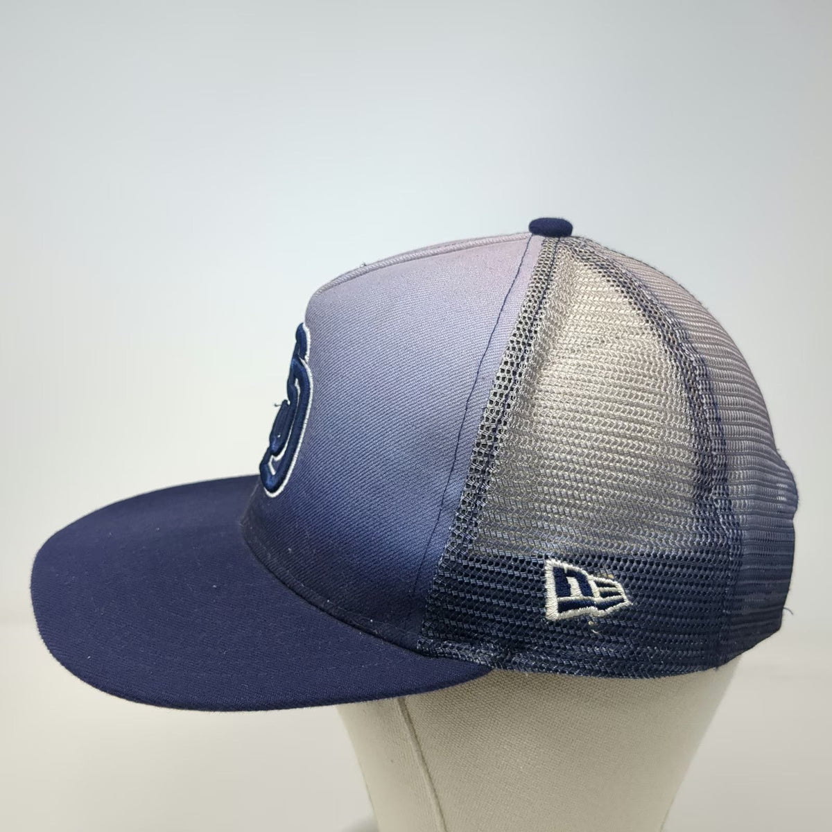 San Diego Padres MLB New Era Blue Trucker Hat L Mesh Snapback Ombre Gradient SD