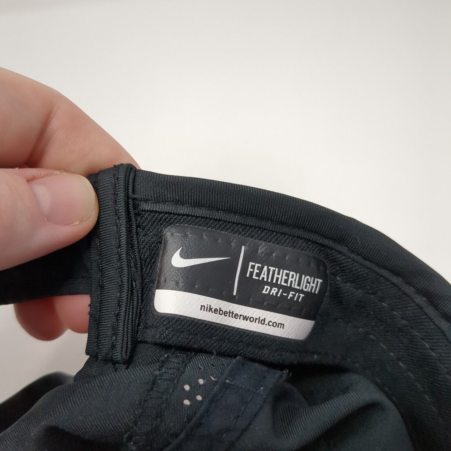 Nike Dri-Fit Strapback Hat Black One Size Adjustable Swoosh Logo Featherlight