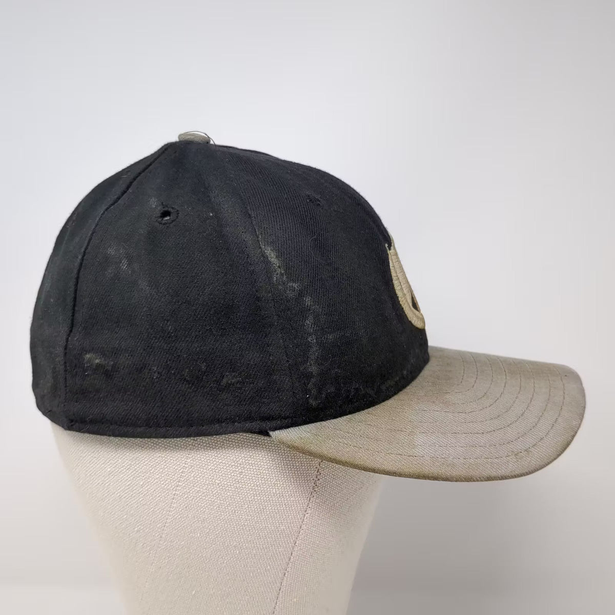 New Era Size 7 Fitted Hat Blue Gray Cap Old English Letter C USA Vintage
