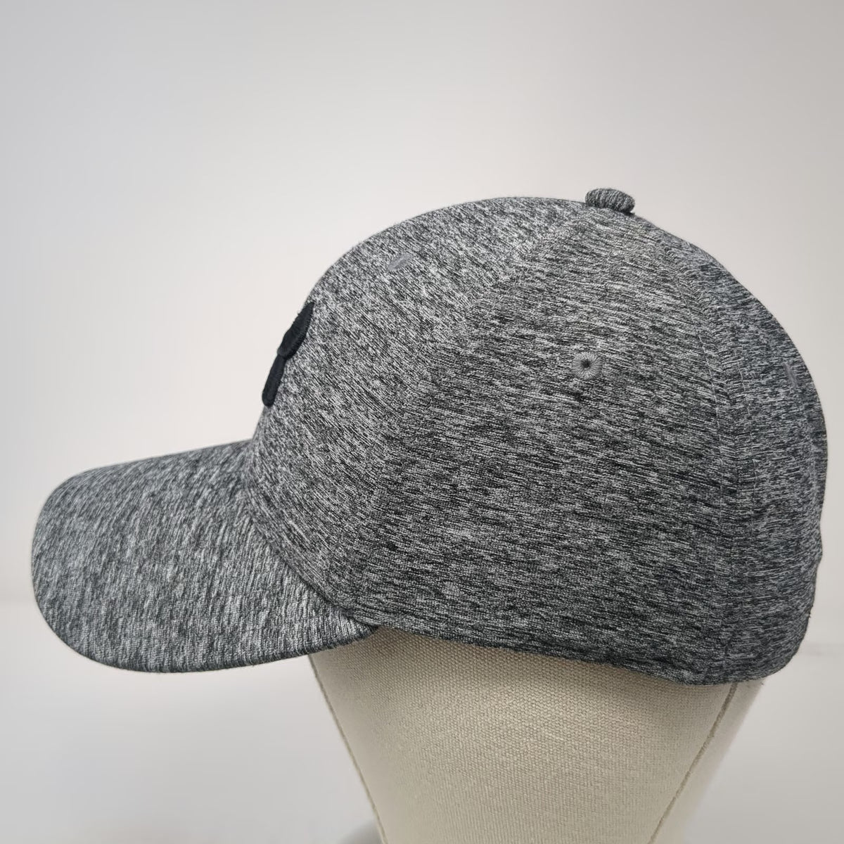 Under Armour Baseball Cap Gray L Heathered Stretch Fit Athletic Logo Golf Hat