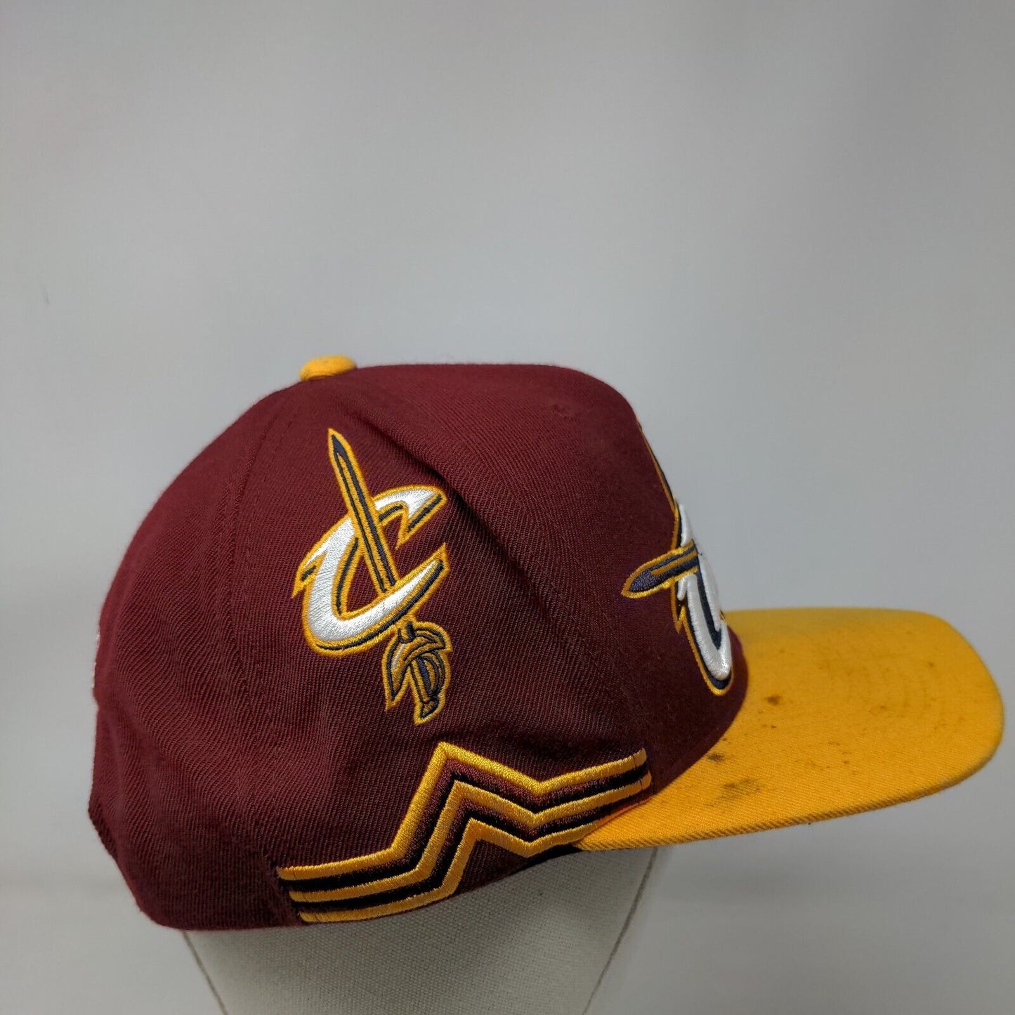 Cleveland Cavaliers Snapback Hat Red Yellow Mitchell & Ness Embroidered NBA