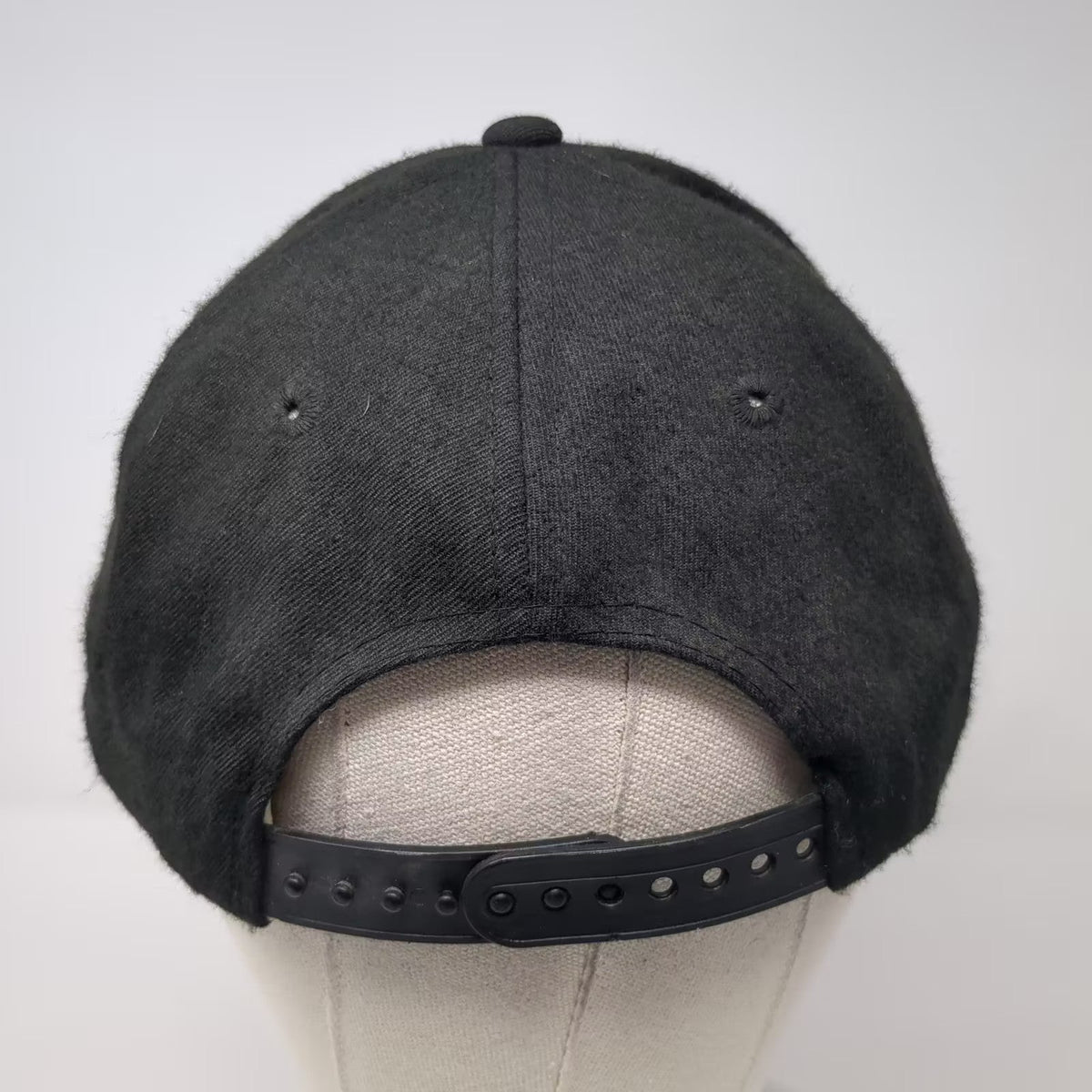 Richardson Pro Model Snapback Hat Black Beige Block I Logo Size L Gray Brim