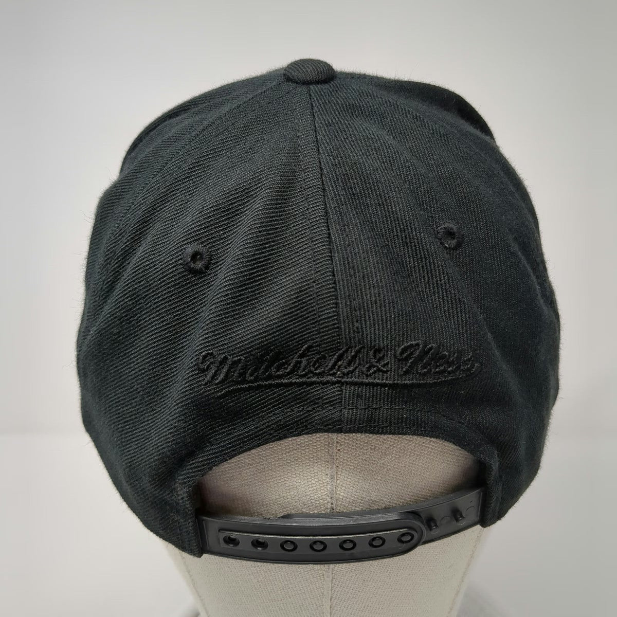 Chicago Bulls NBA Mitchell & Ness Snapback Hat Black One Size Embroidered Logo
