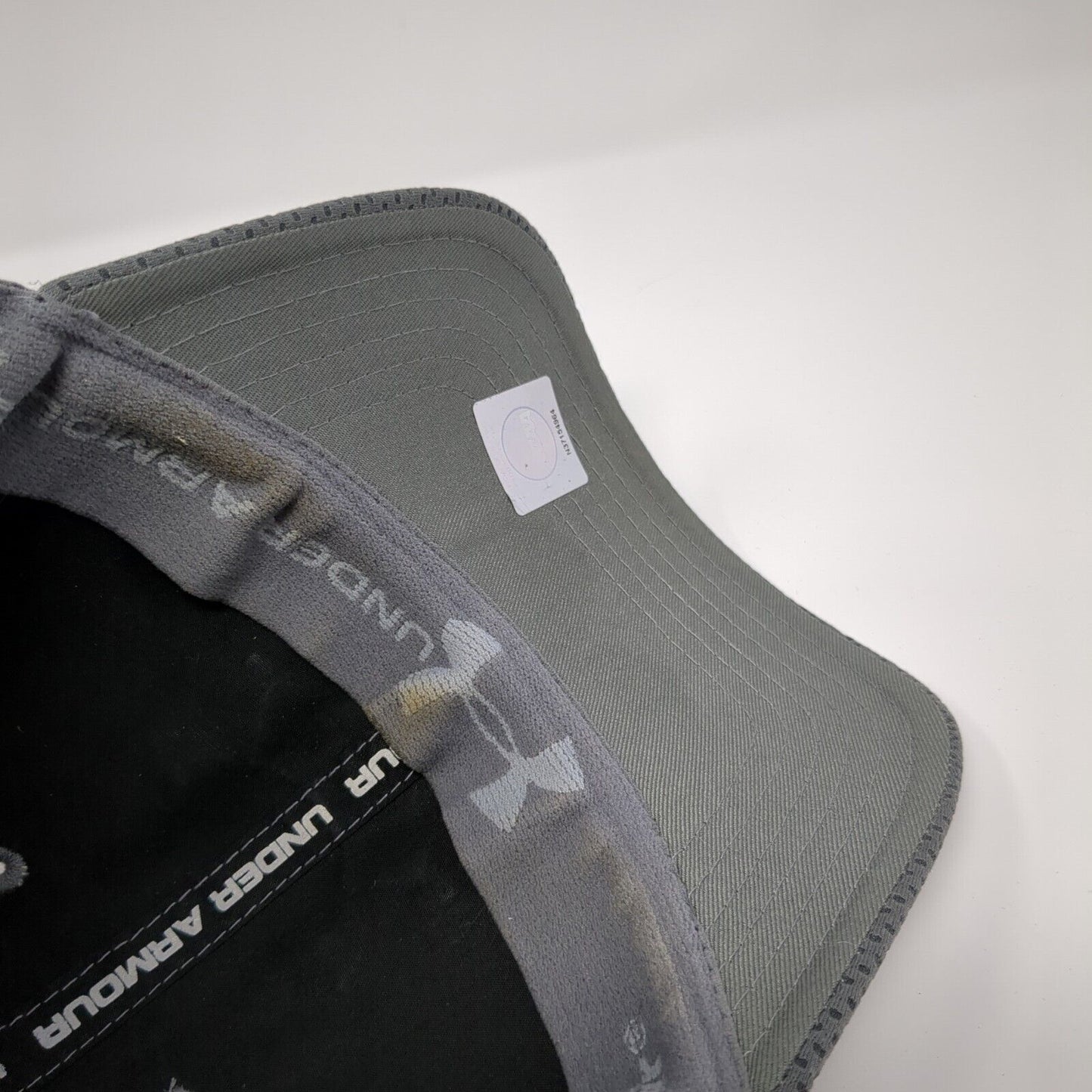 Under Armour Fitted Hat Gray Large/XL Embroidered Logo Stretch 6 Panel