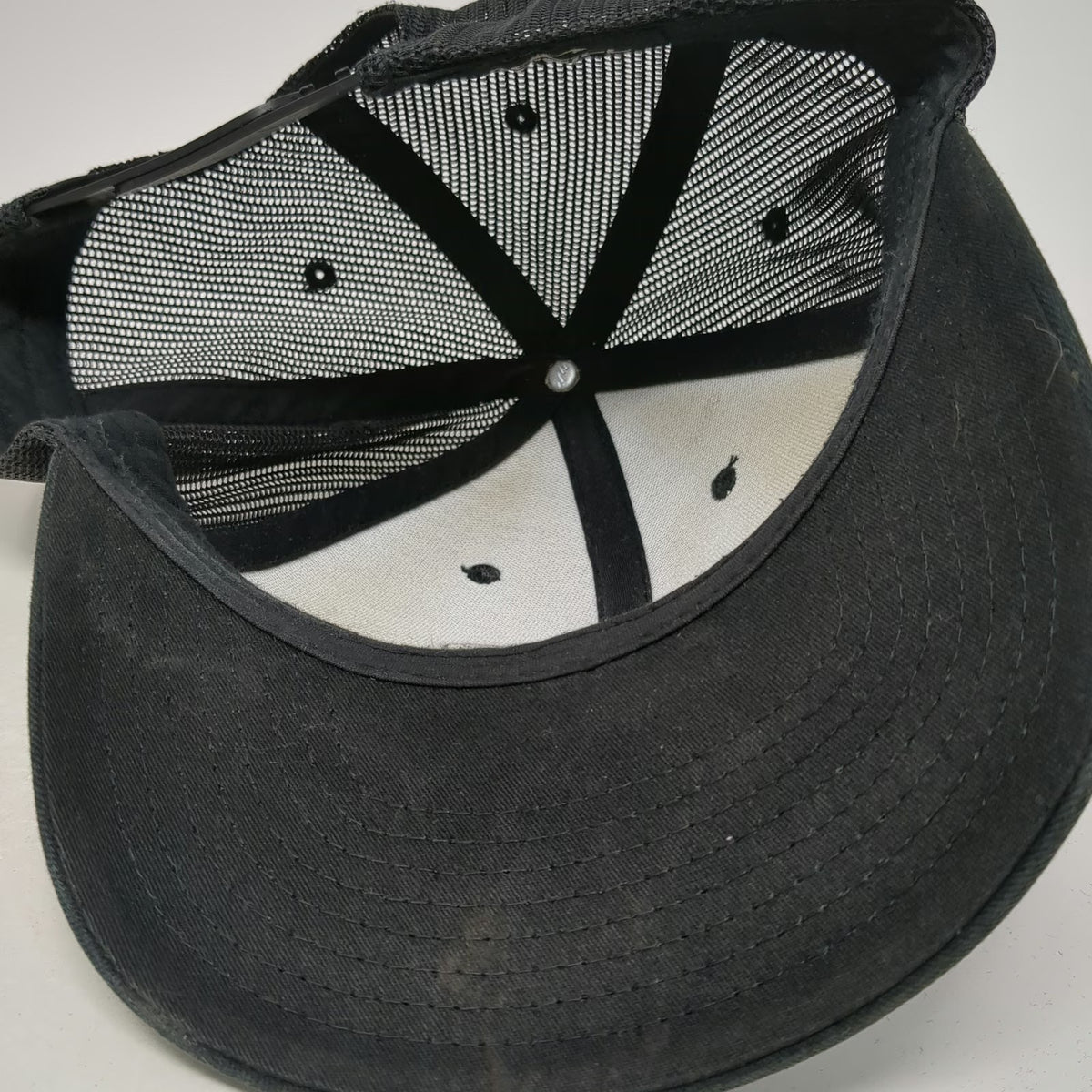O'Neill Trucker Hat Black One Size Mesh Snapback Patch Surf Skate Beach Apparel