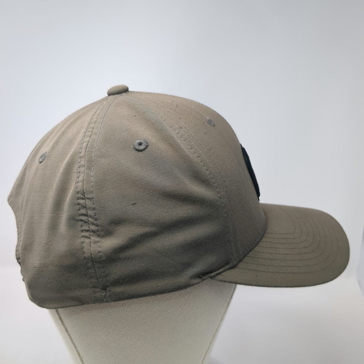 TravisMathew Snapback Hat Brown One Size Flexfit 110 Embossed Logo Golf Sport