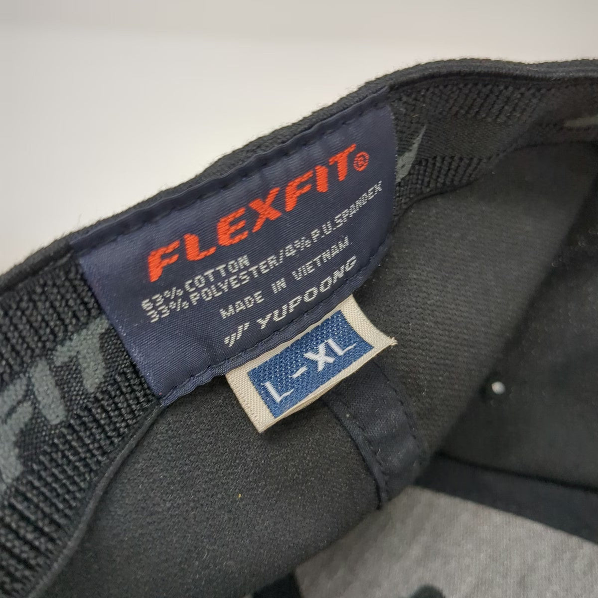 TravisMathew Baseball Cap Black XL Flexfit Rubber Patch California Design Hat