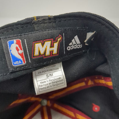 Adidas Miami Heat NBA Black Red Gold Hat Size M Contrast Stitching Stretch Fit