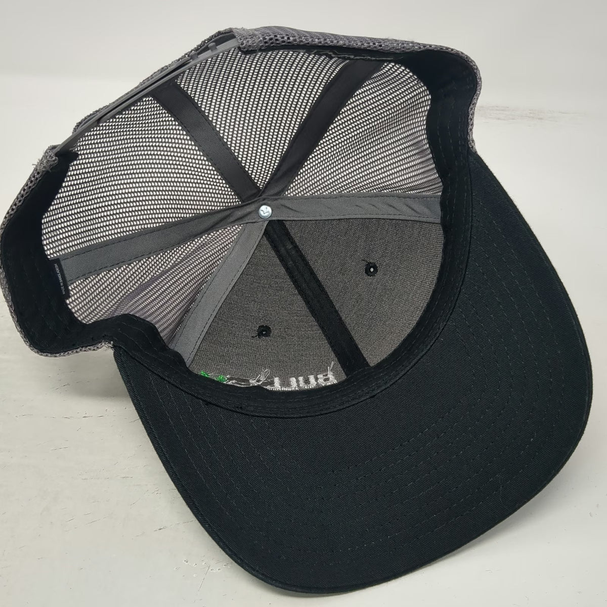 Richardson Trucker Hat Black Gray OSFM Snapback Mesh Merck Animal Health Bull