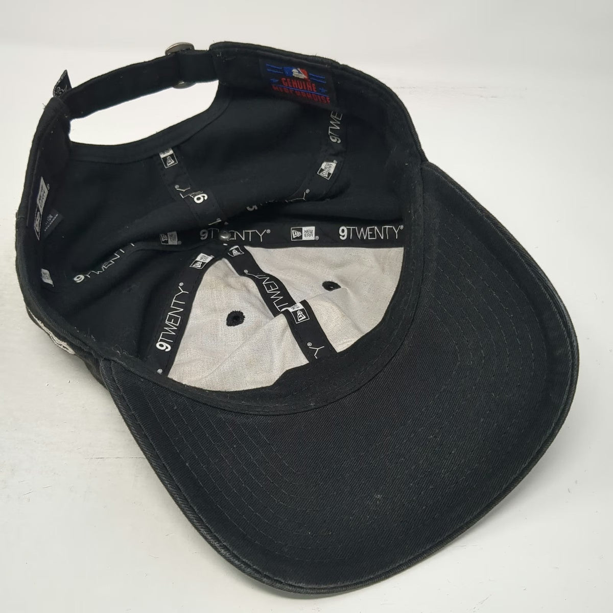Chicago White Sox MLB New Era Baseball Cap Black One Size Adjustable Strap Hat
