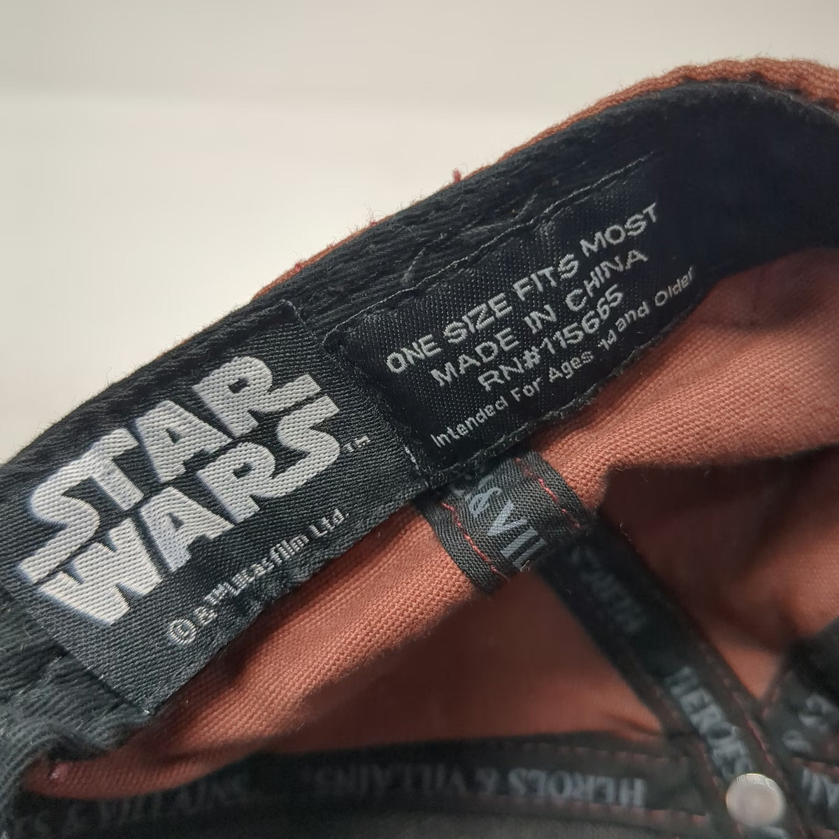 Heroes & Villains Snapback Red One Size Star Wars Mandalorian Mandore Armory Hat