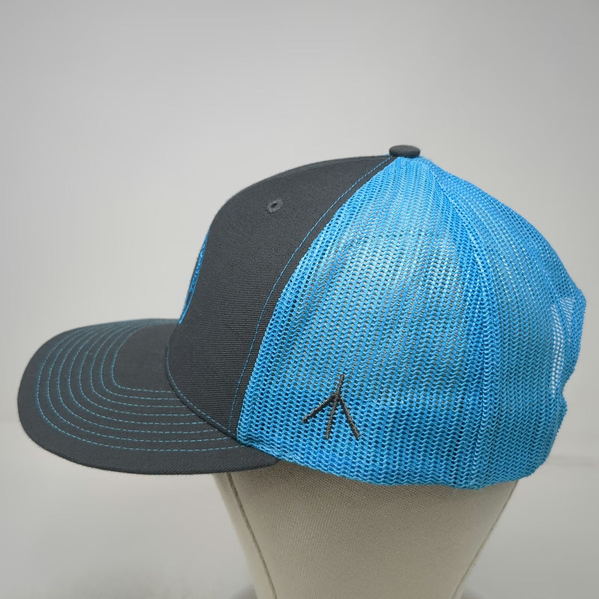 Richardson Trucker Hat Black Blue One Size Sandy McLeod Spurs Spikes Mesh Hat