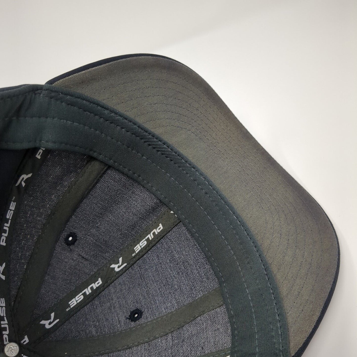 Richardson Fitted Hat Black L/XL Flexfit Breathable PTS Series Pulse Blank