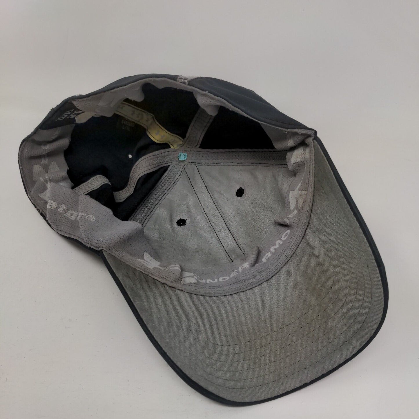 Under Armour Fitted Hat Large/XL Black Embroidered Logo Vent Holes