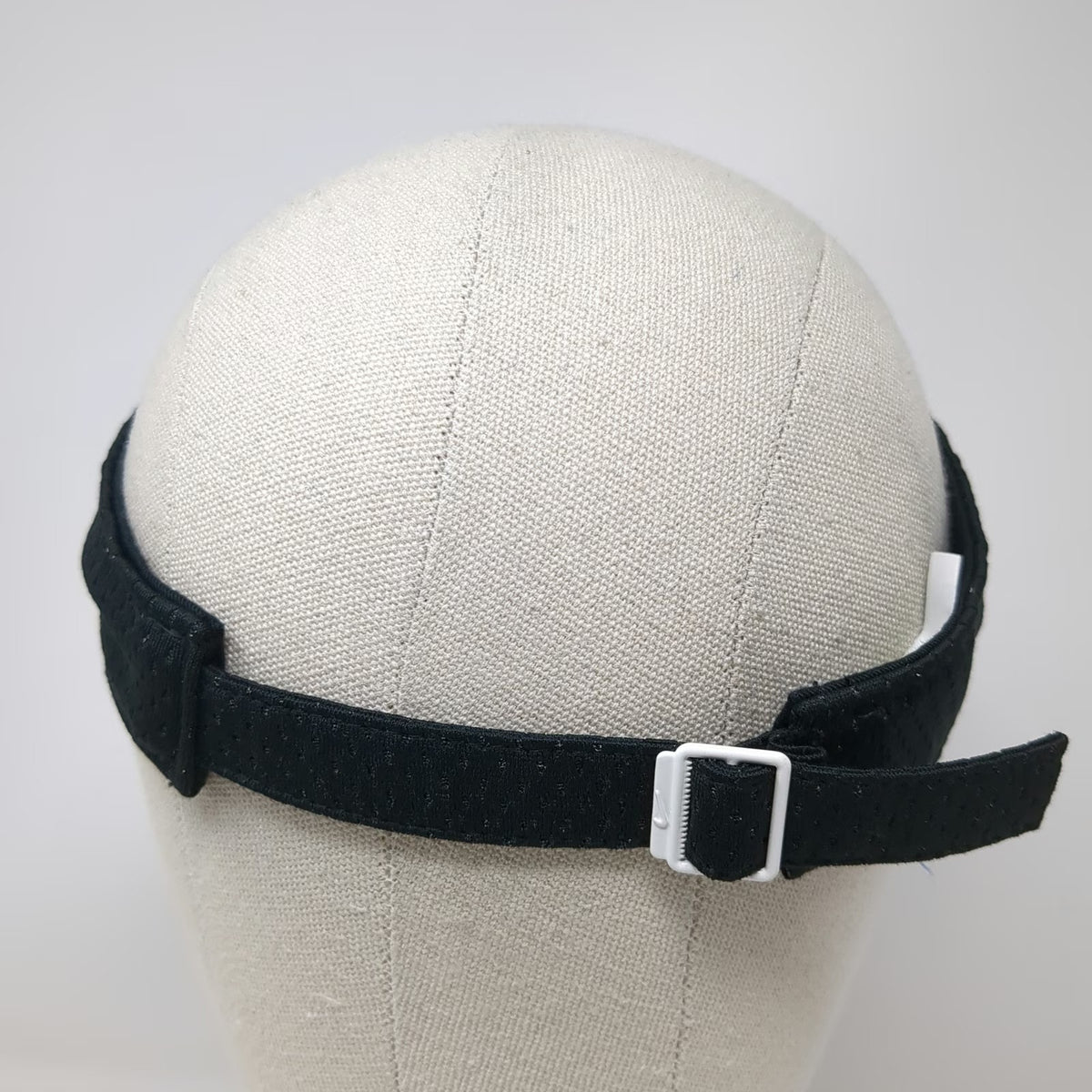 Nike Visor Black One Size Mesh Adjustable Embroidered Logo Sport Golf Tennis Hat
