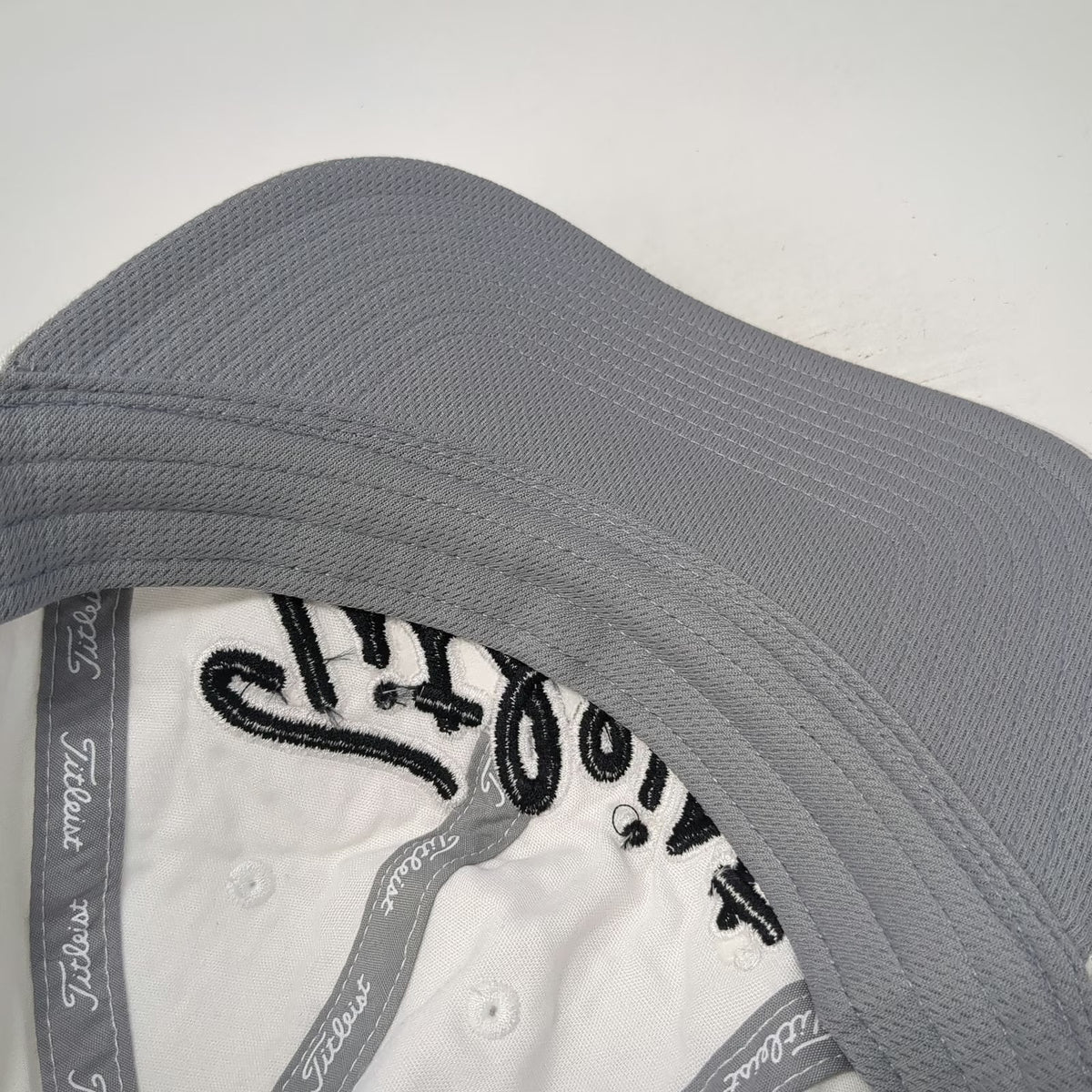 Titleist Baseball Cap White One Size Golf Slideback TSR Logo Gray Underbill Hat
