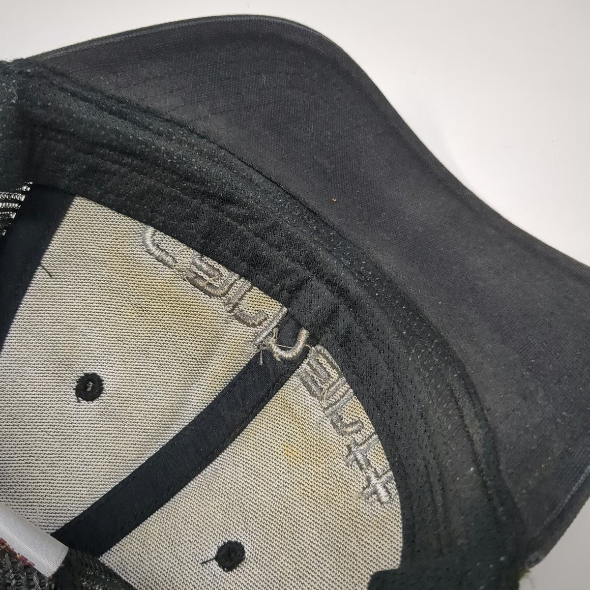 Carhartt Trucker Hat Black OSFM Snapback Mesh Embroidered Logo Workwear Canvas