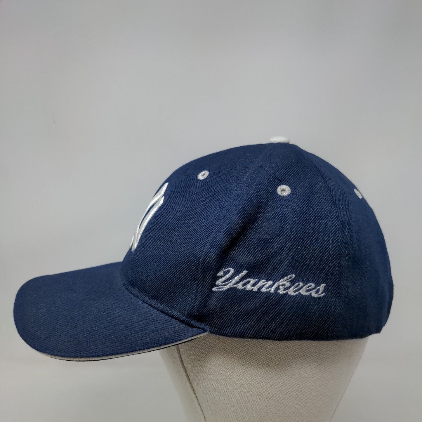 New York Yankees City Hunter Strapback Hat Blue OSFA Embroidered OSFA MLB
