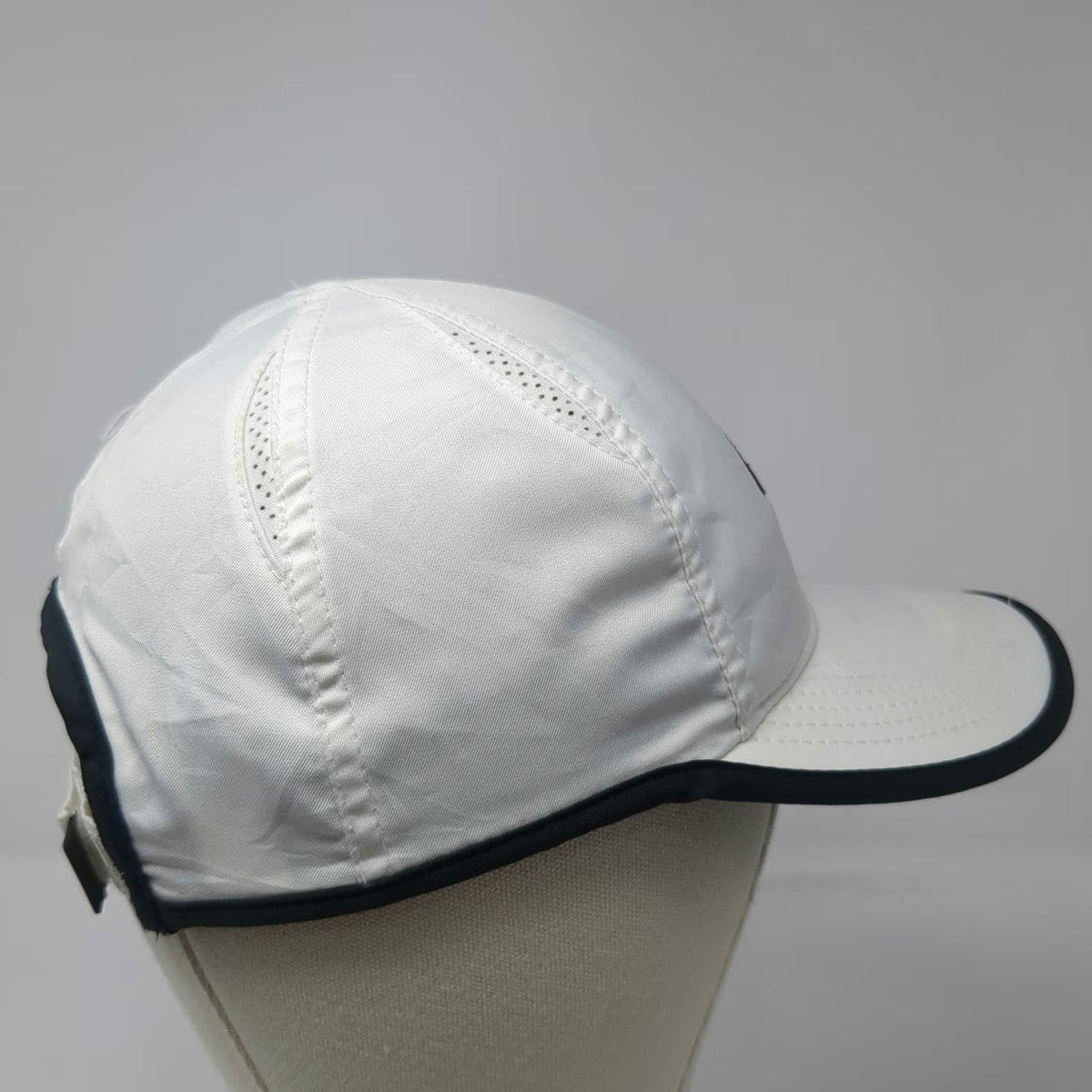 Nike Baseball Cap White One Size Featherlight Dri-Fit Strapback Running Hat