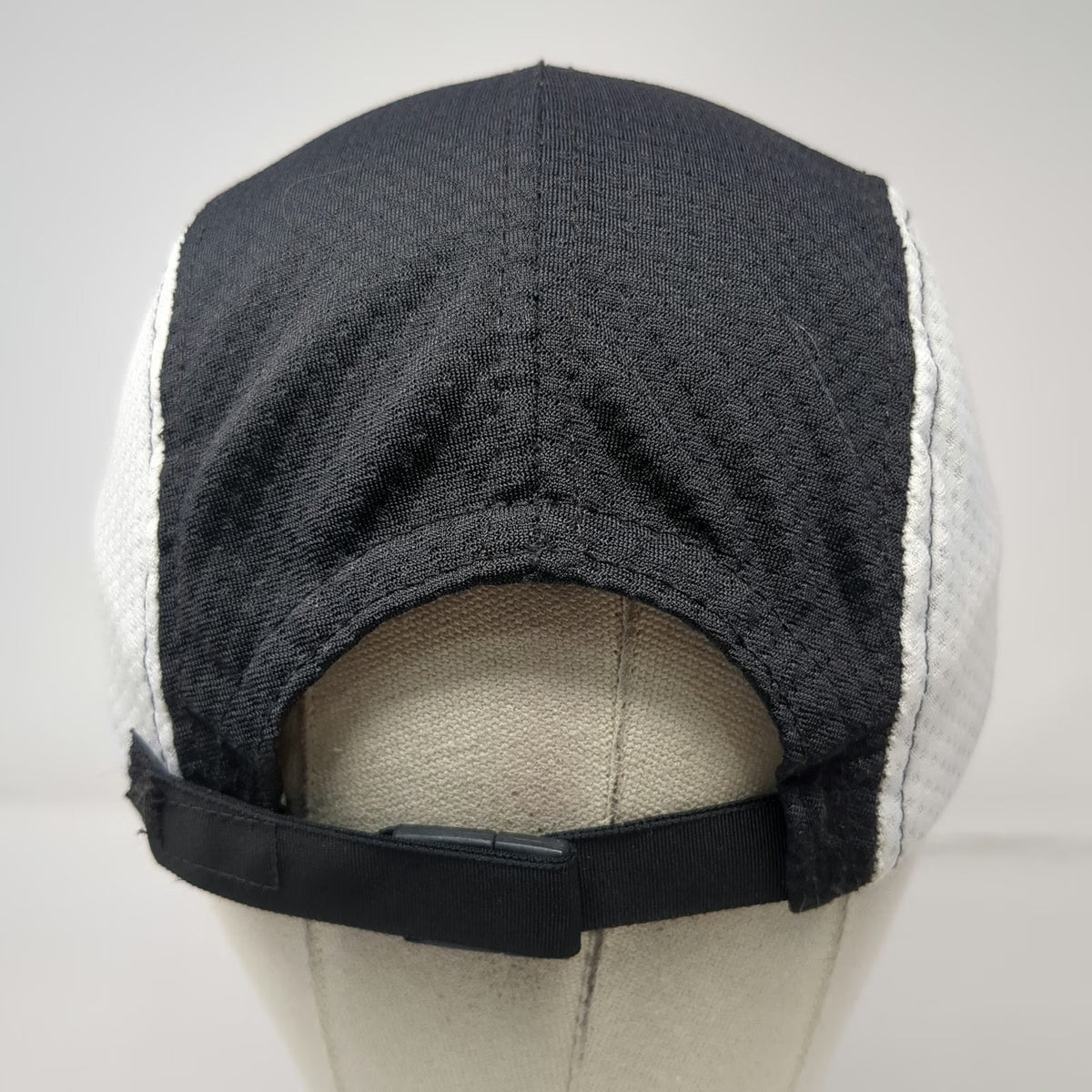 SportHill 5 Panel Black White One Size Running Mesh Side Panels Adjustable Hat