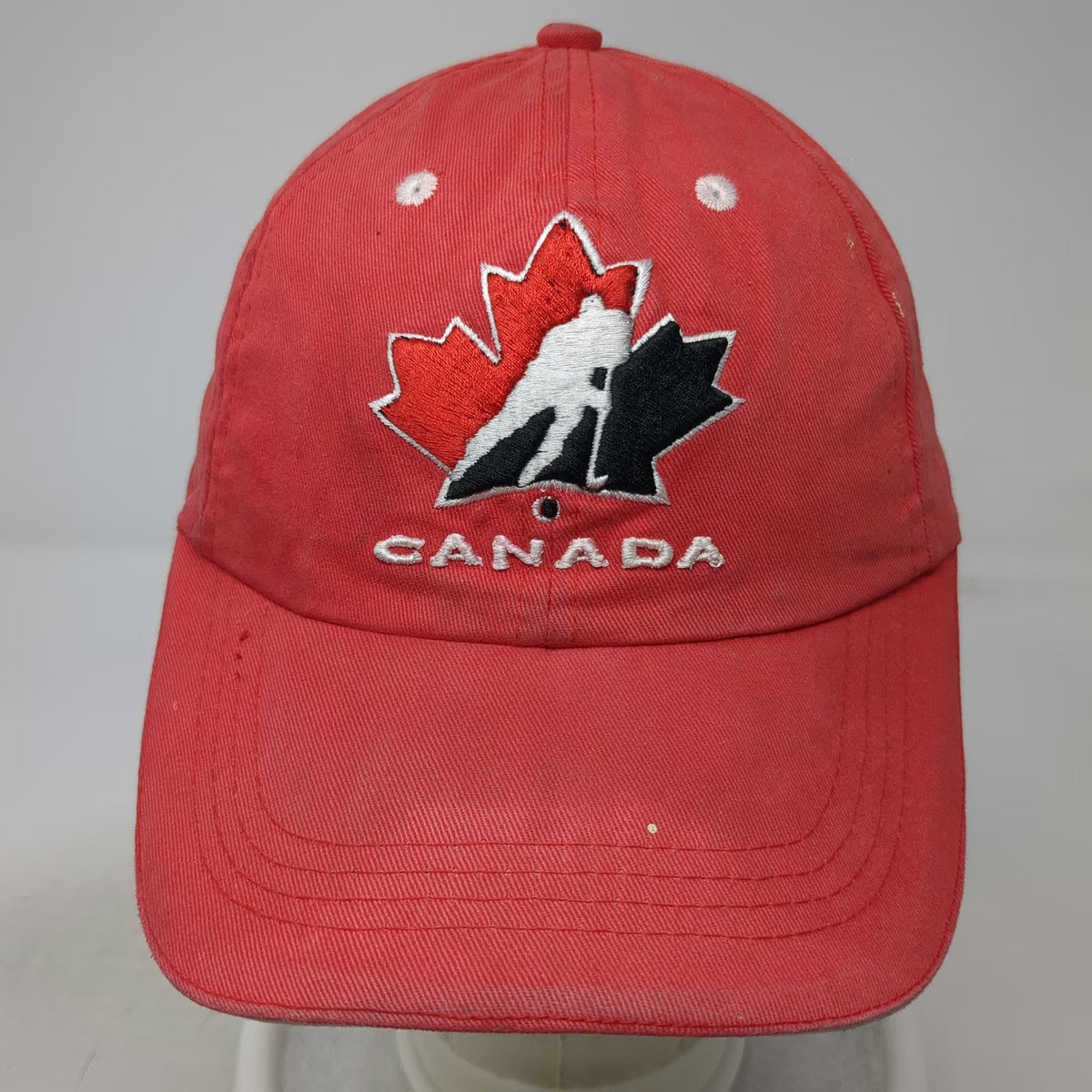 The Home Game Canada Hockey Red Baseball Cap One Size Strapback Maple Leaf Hat