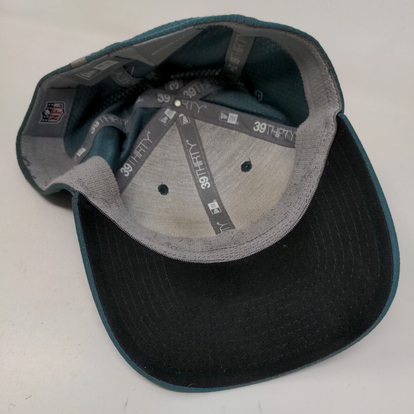 New Era 39Thirty Men's Fitted Hat Green Size M-L Philadelphia Eagles 3D Logo