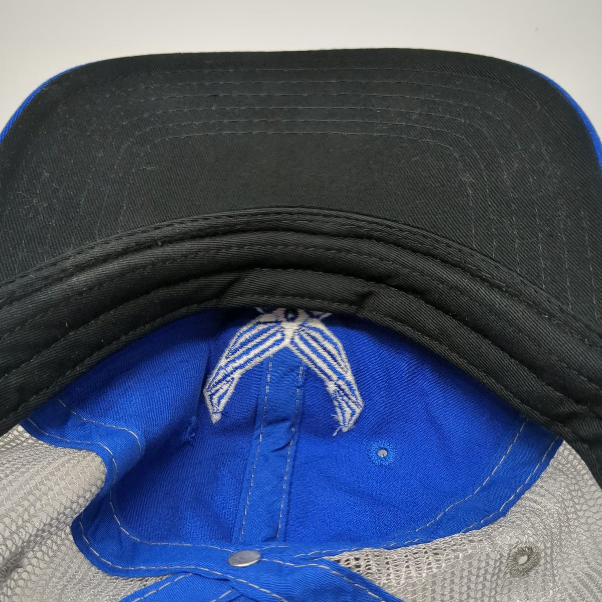 Outdoor Cap Trucker Hat Blue OSFM US Air Force Embroidered Logo Mesh Snapback
