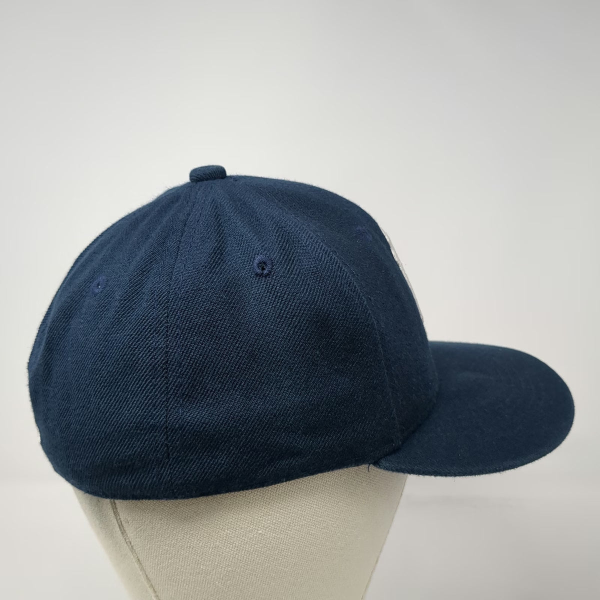 New York Yankees MLB Premium Headwear Blue Baseball Cap 6 7/8 Fitted Flat Brim