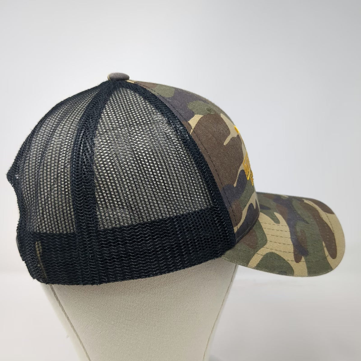 Paramount Trucker Hat Green One Size Camo Dutton Ranch Yellowstone Mesh Snapback