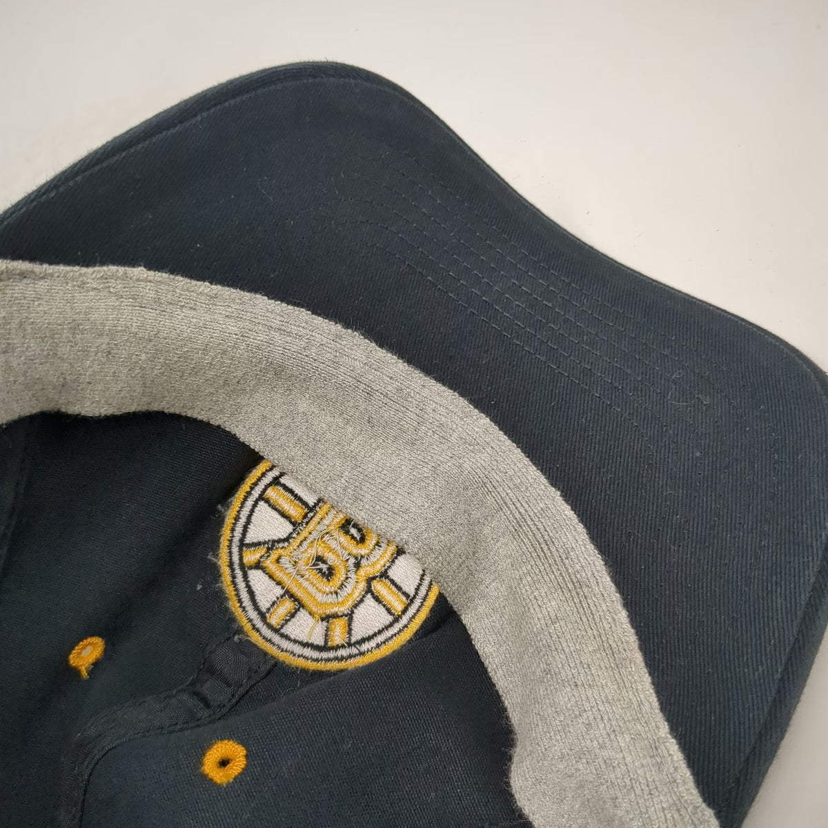 Boston Bruins NHL 47 Cap Black One Size OS Franchise Stretch Fit Hockey Logo Hat