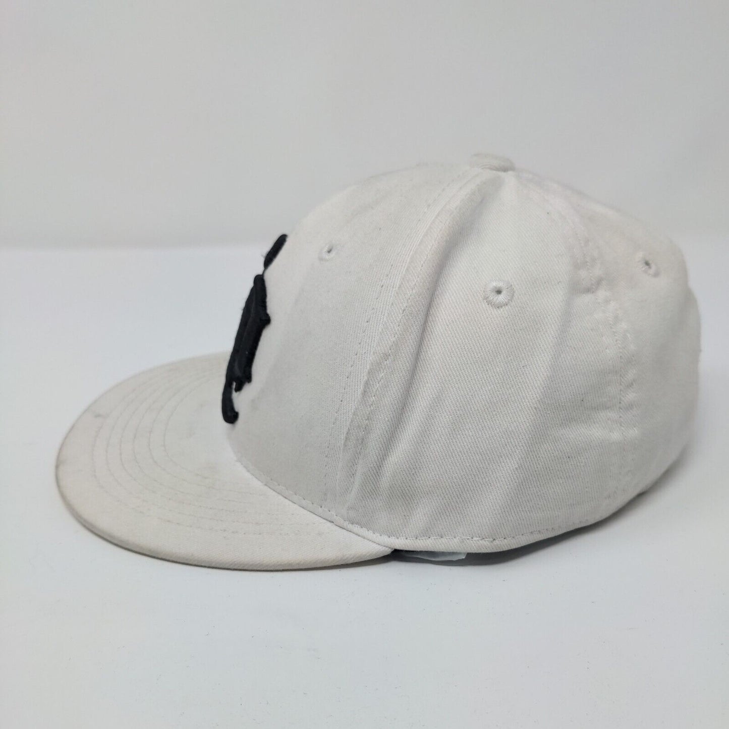 SP Southpole Boys Fitted Hat White Size 6 5/8 Embroidered 6 Panel Cotton