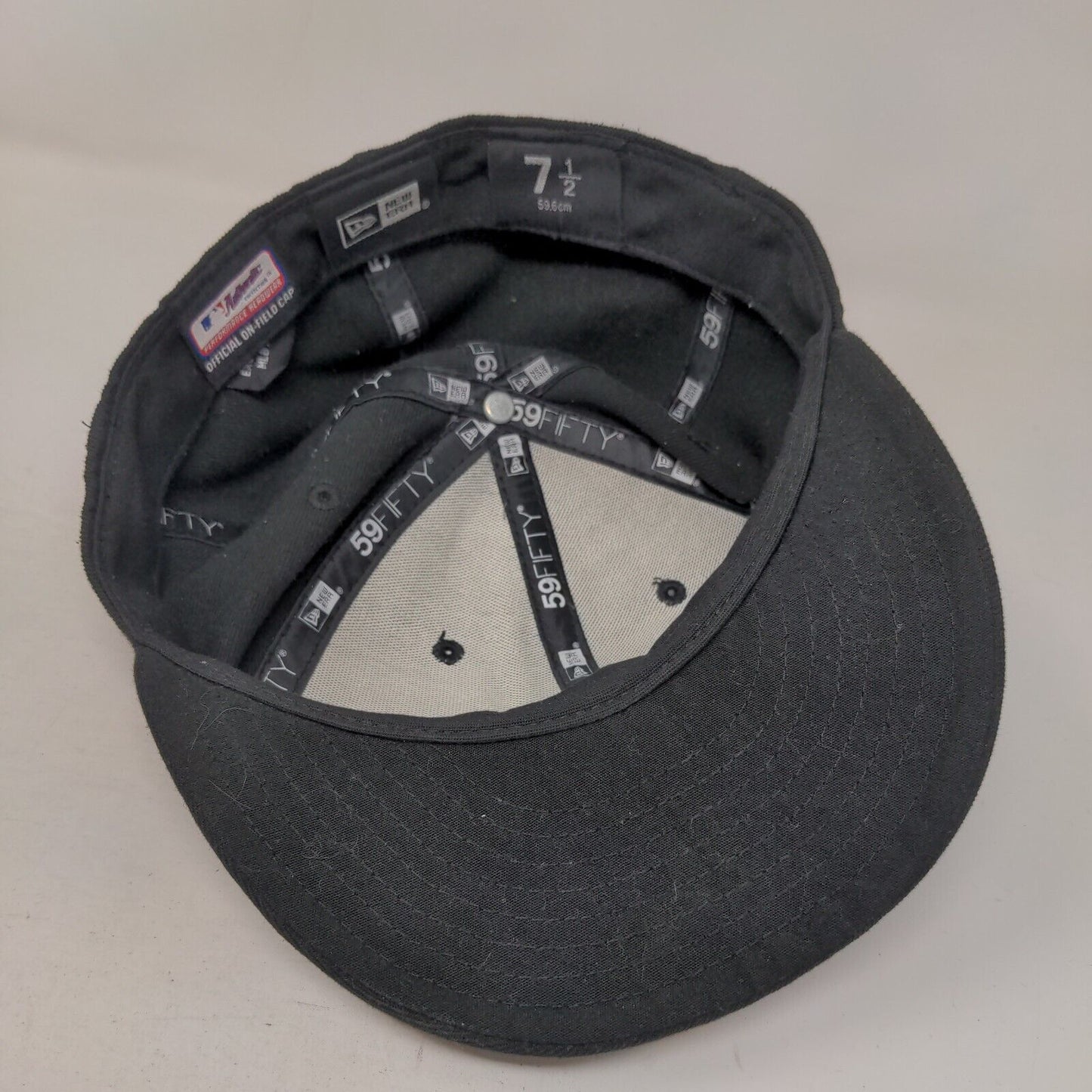 Pittsburgh Pirates Fitted Hat Black Size 7 1/2 Embroidered New Era 59Fifty MLB