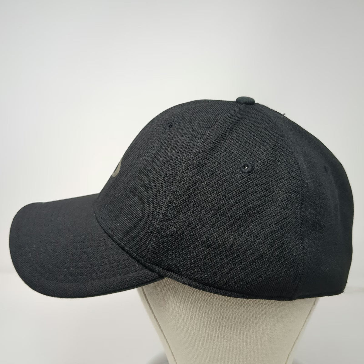 Oakley Baseball Cap Black XL A-Flex Stretch Fit Polyester Curved Brim Sport Hat