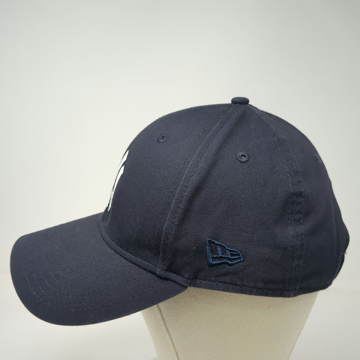 New York Yankees MLB New Era Blue Baseball Cap One Size NY Logo Strapback Hat
