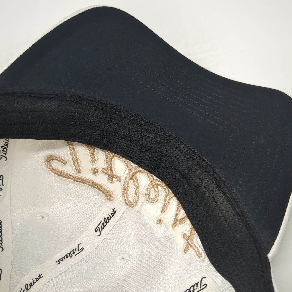 Titleist Baseball Cap White One Size Gold Script Raised Embroidery Bank Logo hat