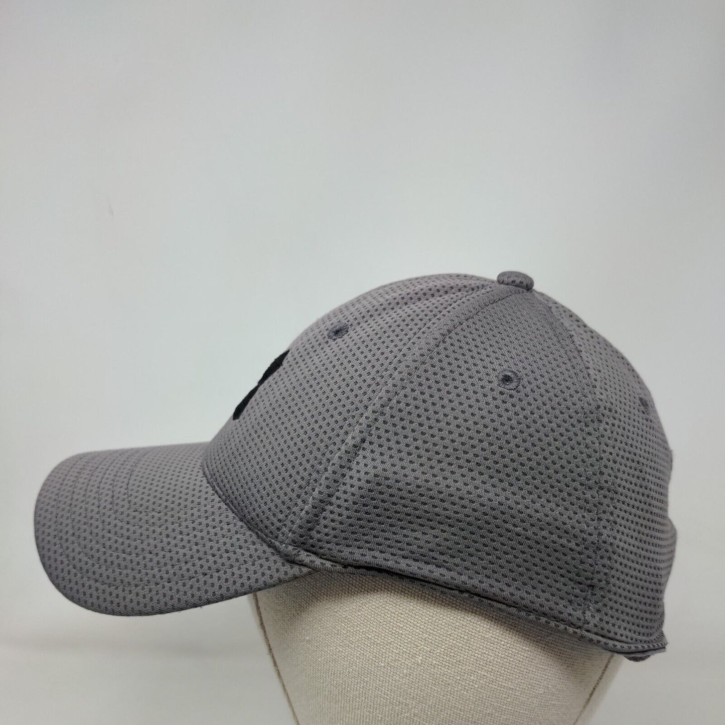 Under Armour Fitted Hat Gray M/L Embroidered Breathable Vented Holes