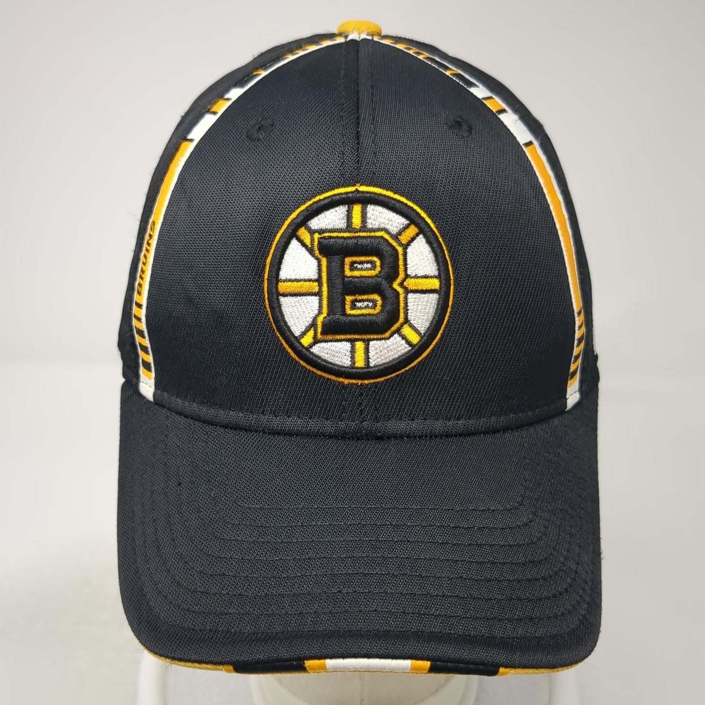 Boston Bruins NHL Reebok Cap Black M Center Ice Stretch Fit Embroidered Logo