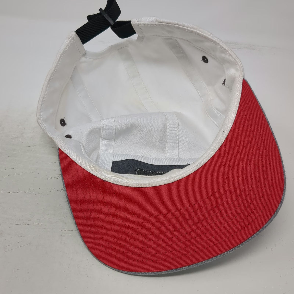 White Bogus Basin Boise ID Ski Resort 5 Panel Hat One Size Gray Red Underbrim
