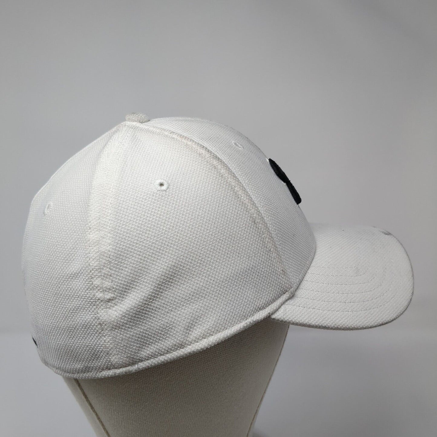 Under Armour Blitzing Fitted Hat White L/XL White Embroidered 6 Panel
