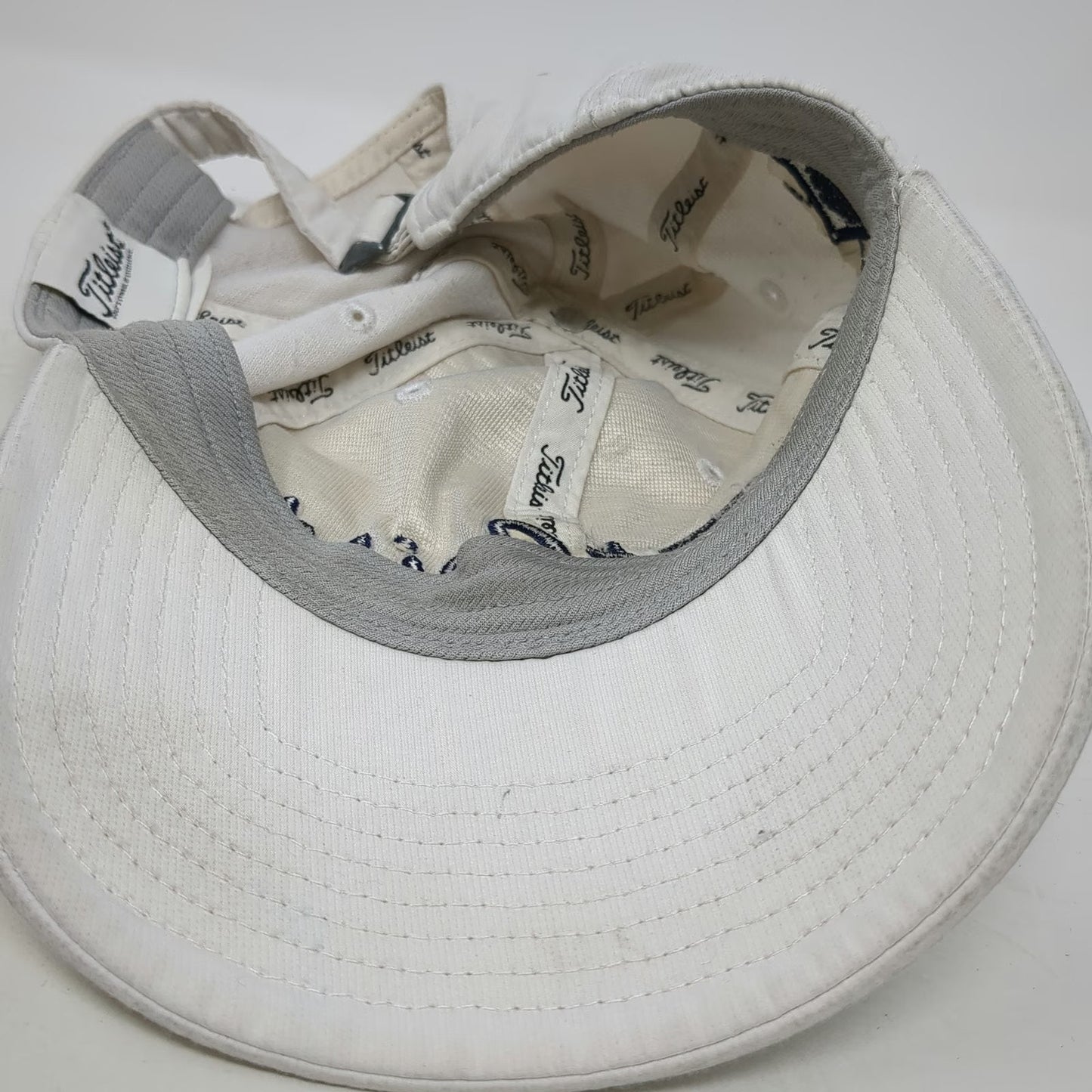Titleist Baseball Cap White One Size Woodstone Golf Club Embroidered Logo Hat