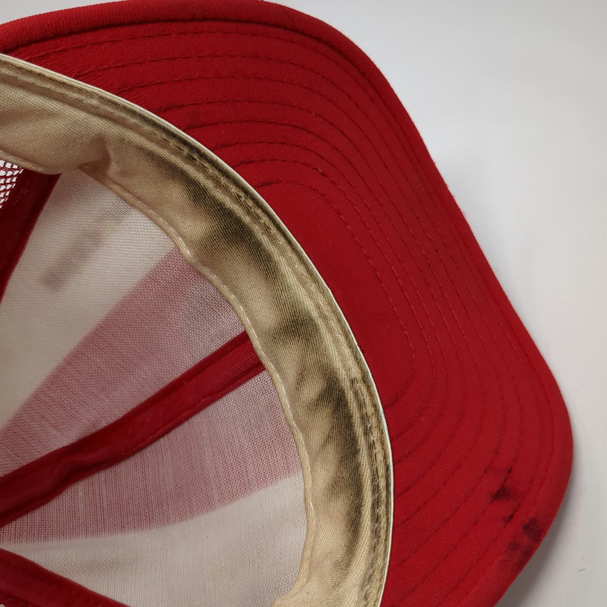 AJ Maryland Terrapins NCAA Red Trucker Hat L Mesh Snapback Striped Vintage