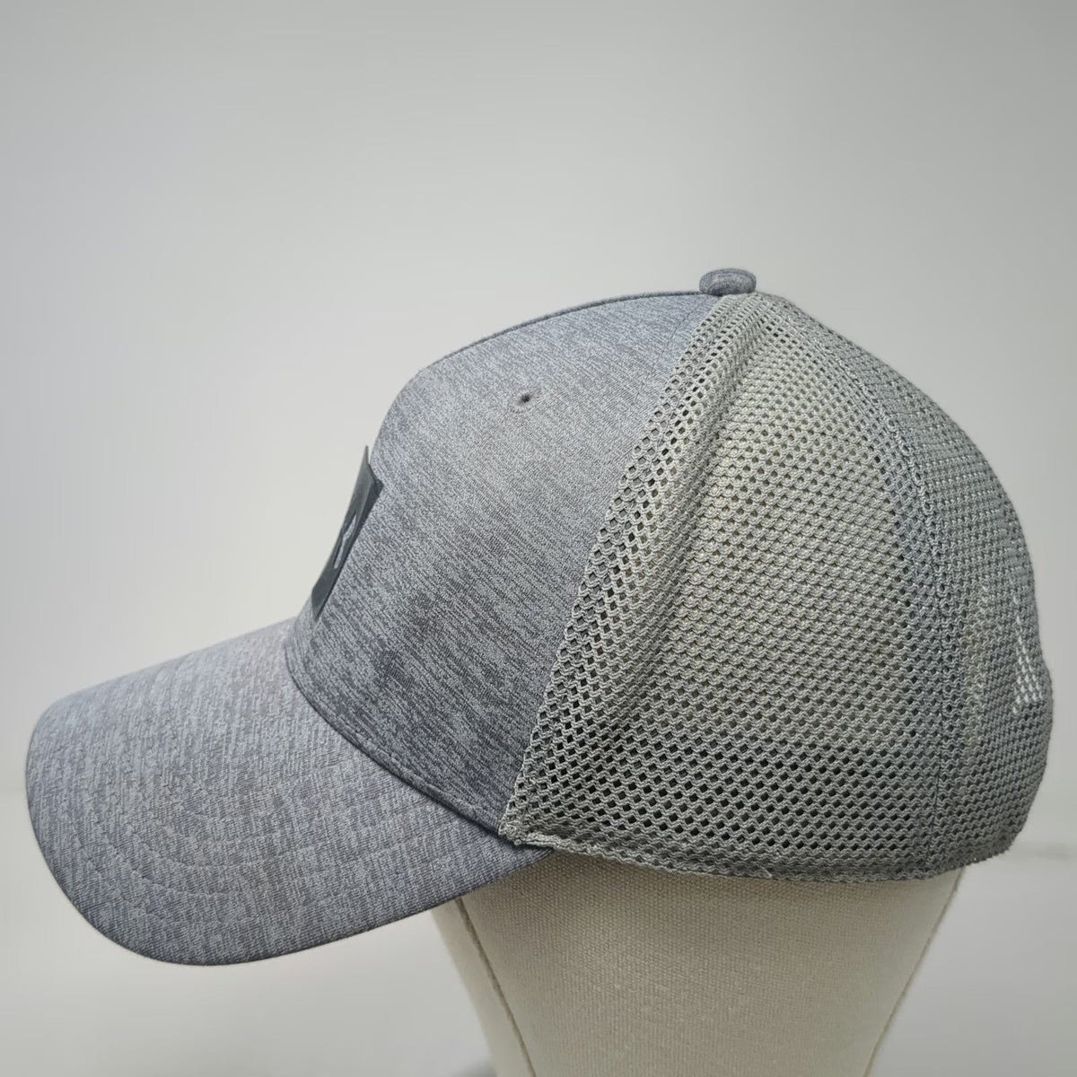 Under Armour Trucker Hat Gray One Size Snapback Heathered Mesh Back Logo Patch